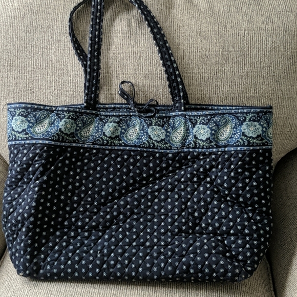 Vera Bradley Tote - Picture 4 of 7